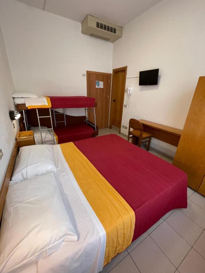 Hotel Arpa Rimini Buitenkant foto