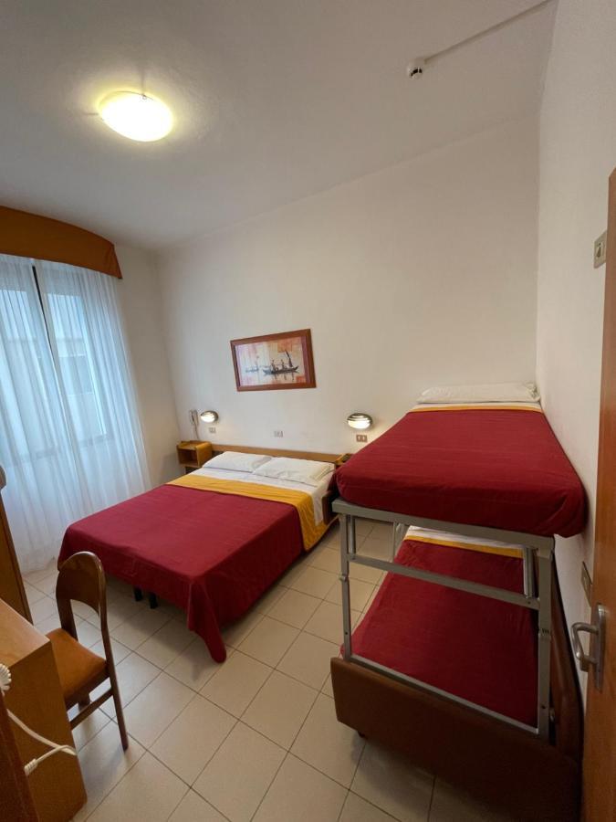 Hotel Arpa Rimini Buitenkant foto