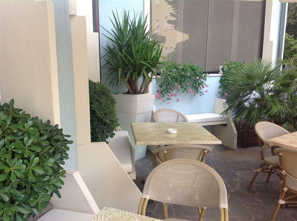 Hotel Arpa Rimini Buitenkant foto