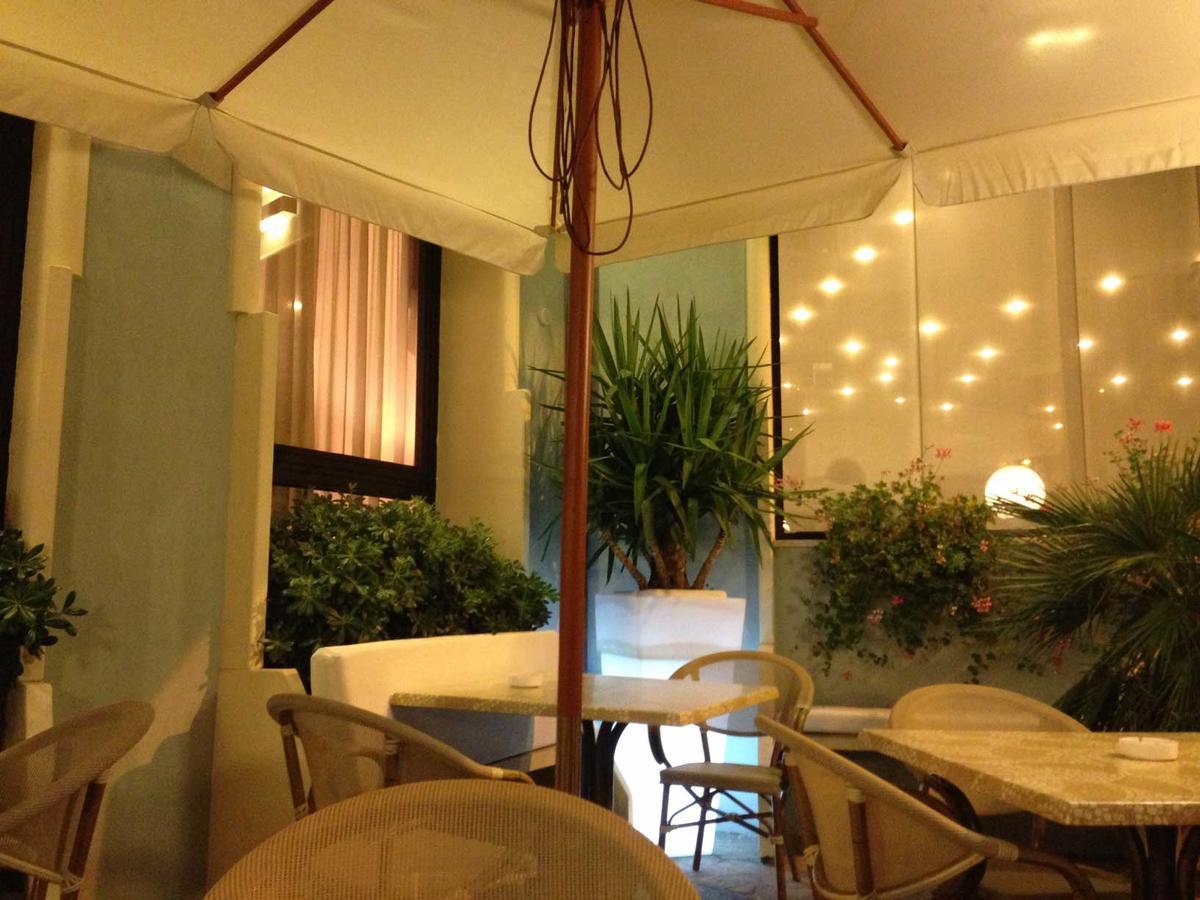 Hotel Arpa Rimini Buitenkant foto