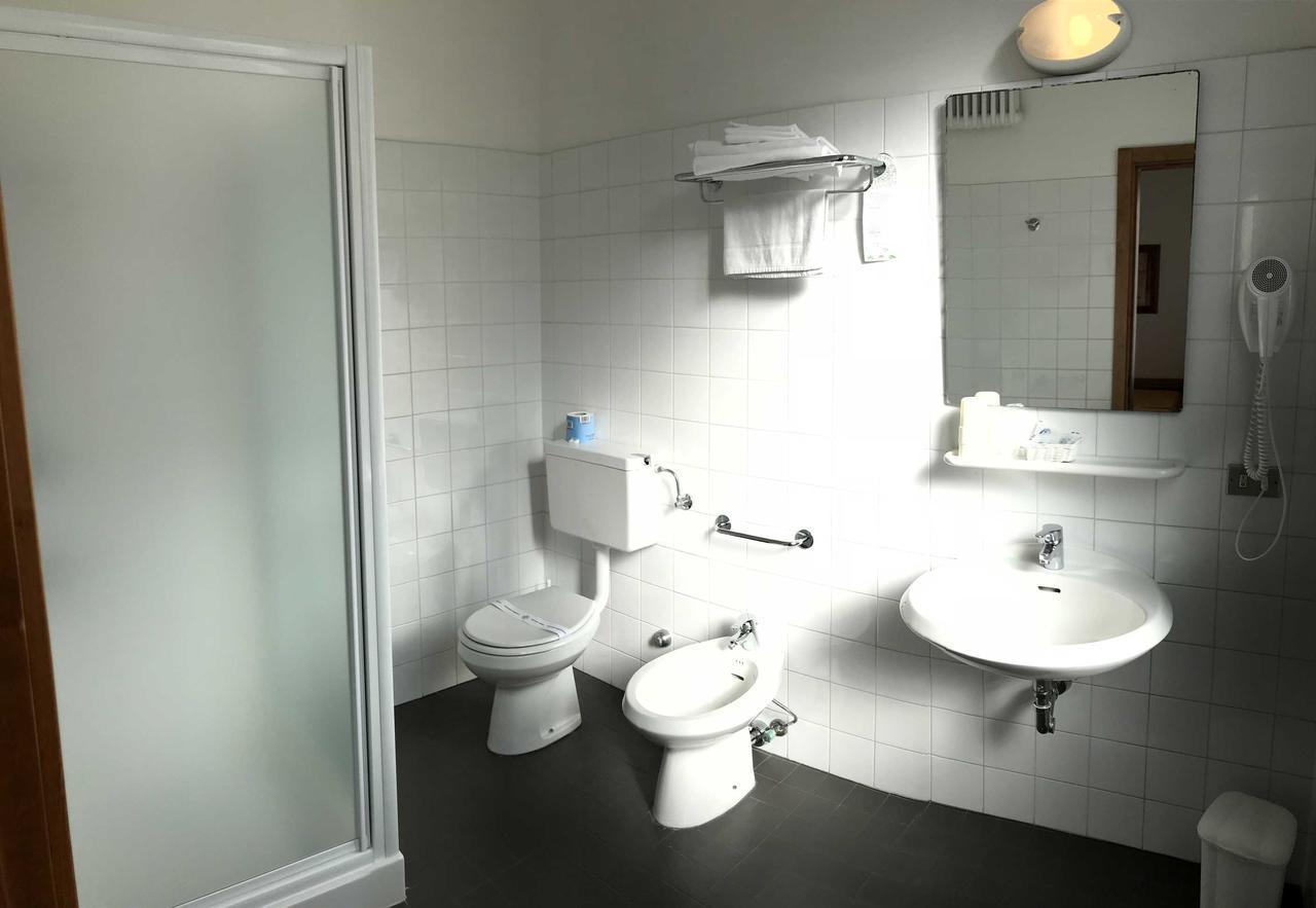 Hotel Arpa Rimini Buitenkant foto