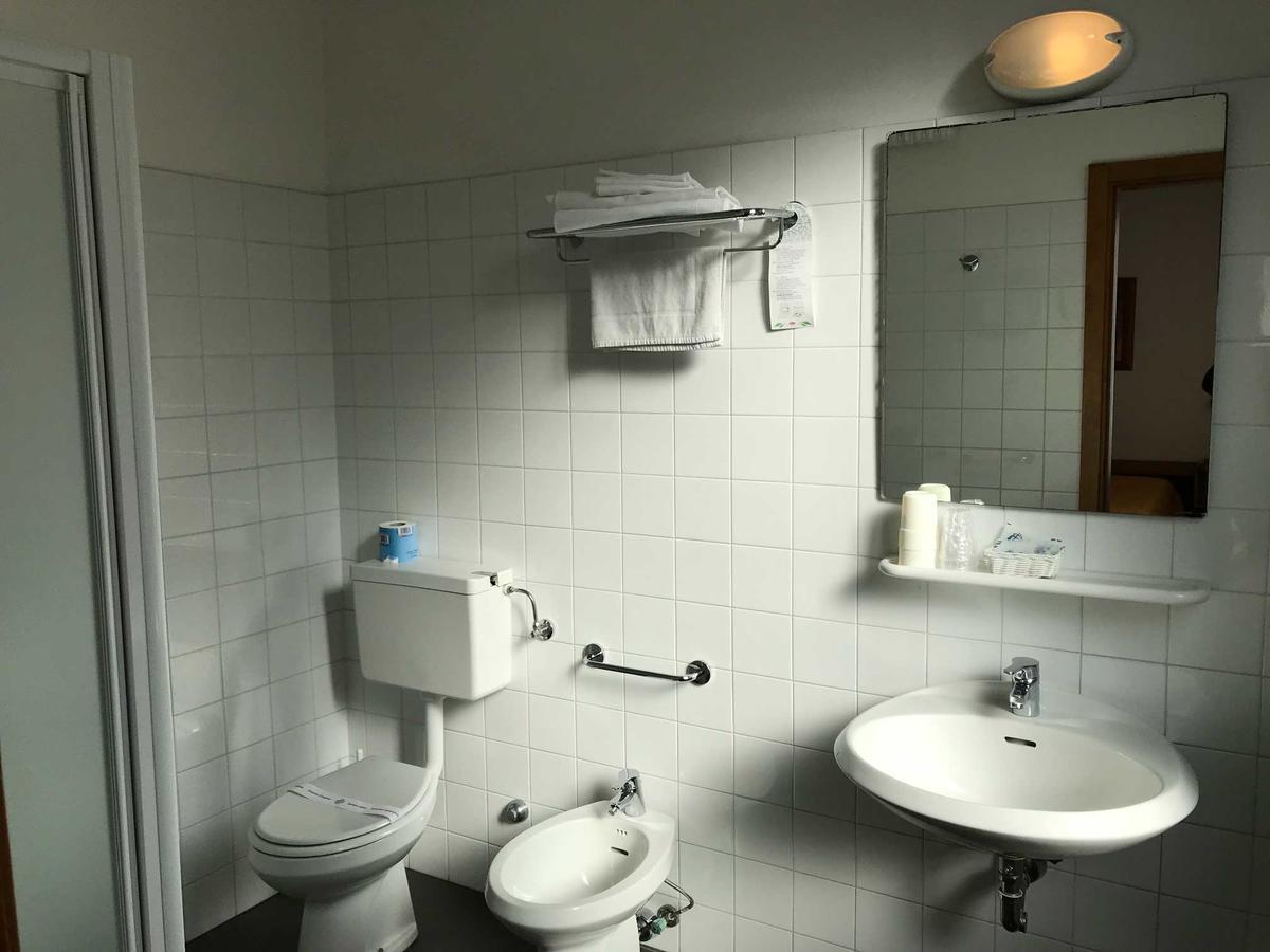 Hotel Arpa Rimini Buitenkant foto