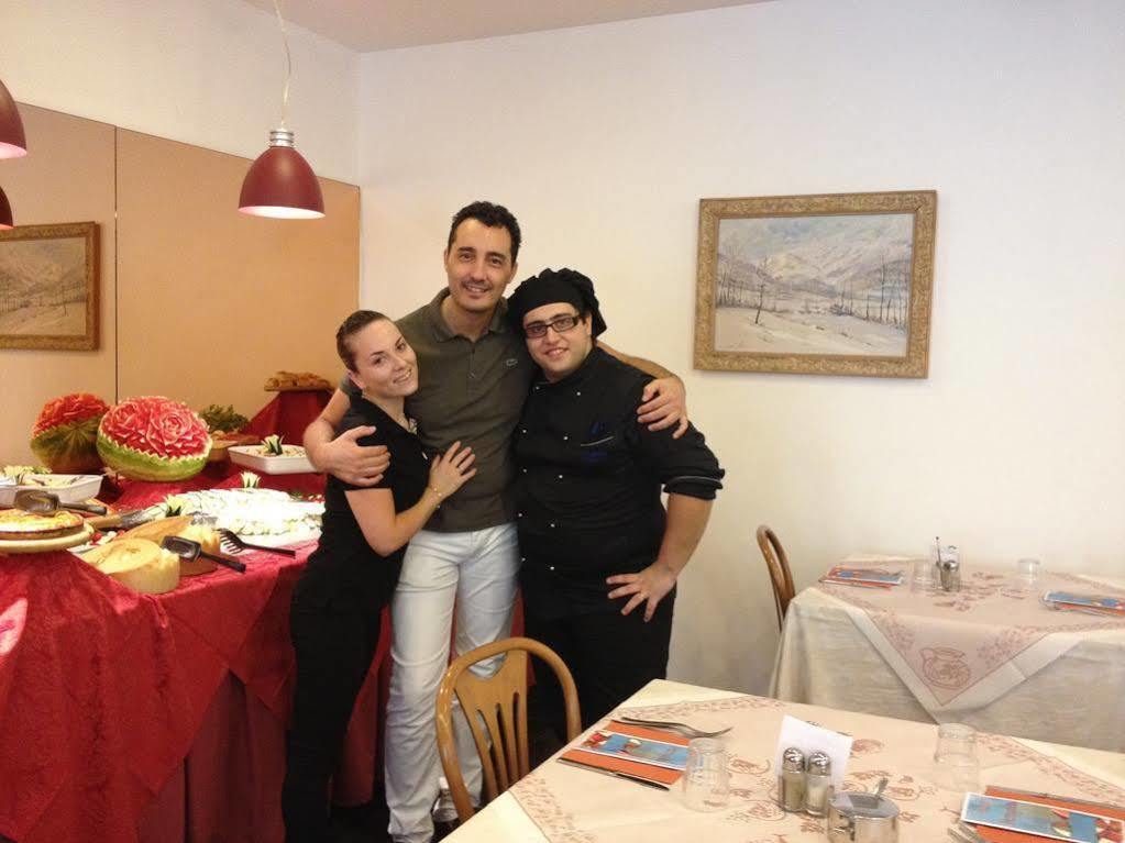 Hotel Arpa Rimini Buitenkant foto