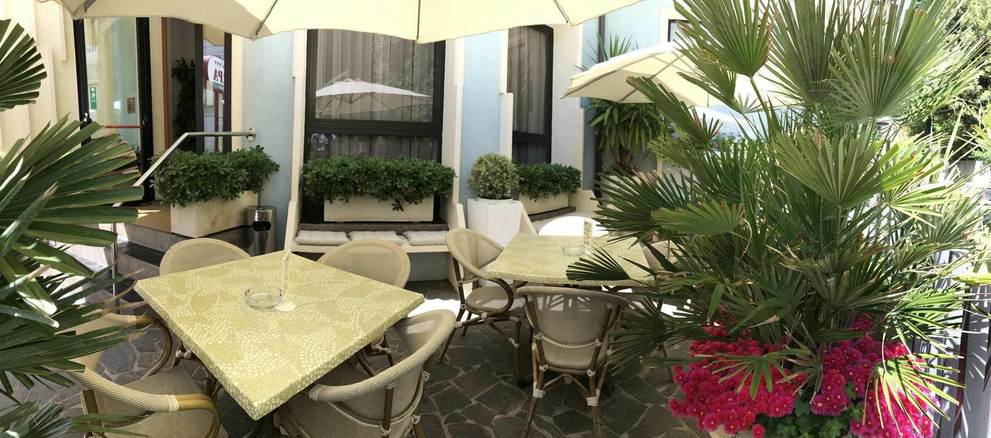 Hotel Arpa Rimini Buitenkant foto