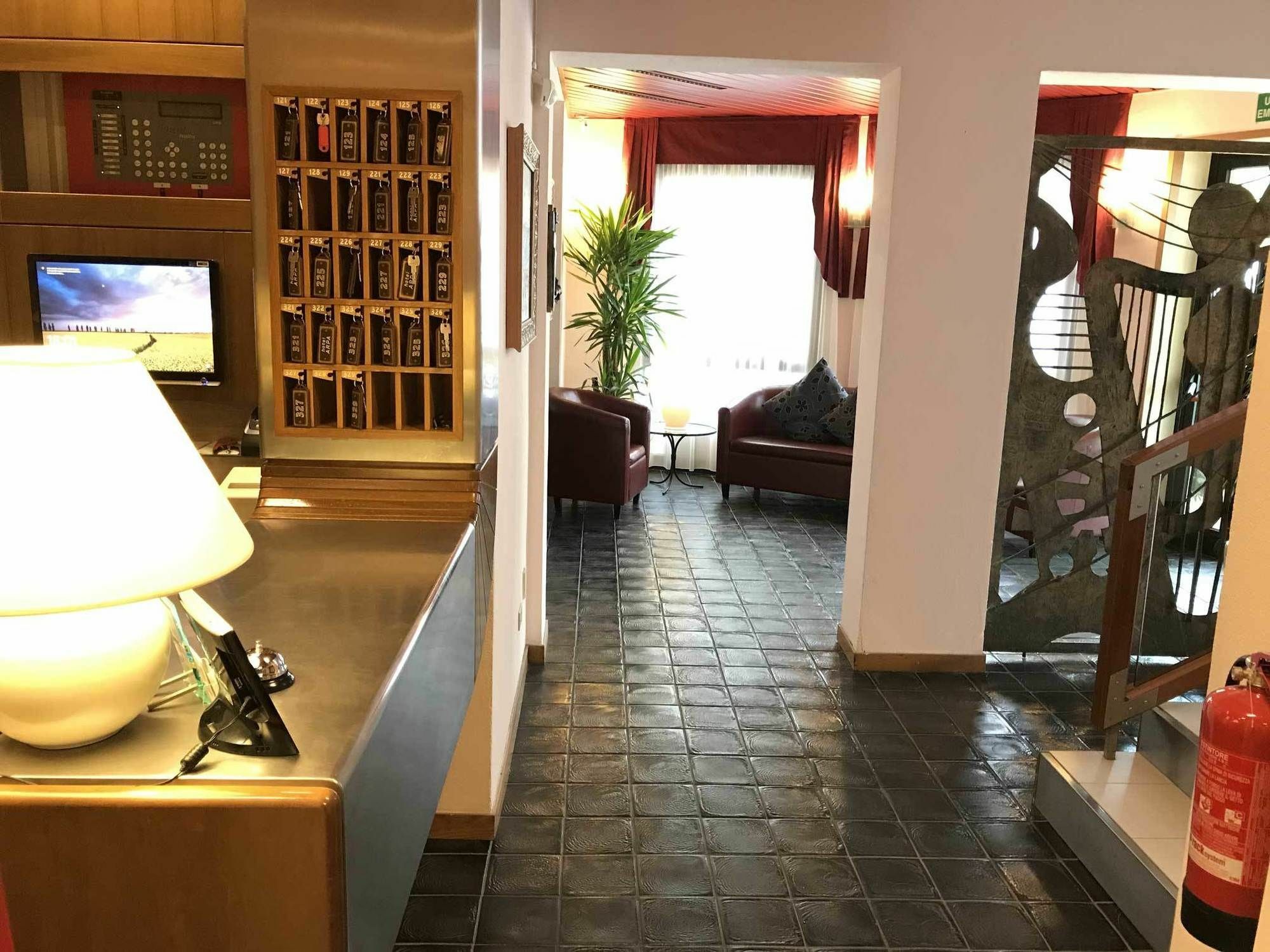 Hotel Arpa Rimini Buitenkant foto