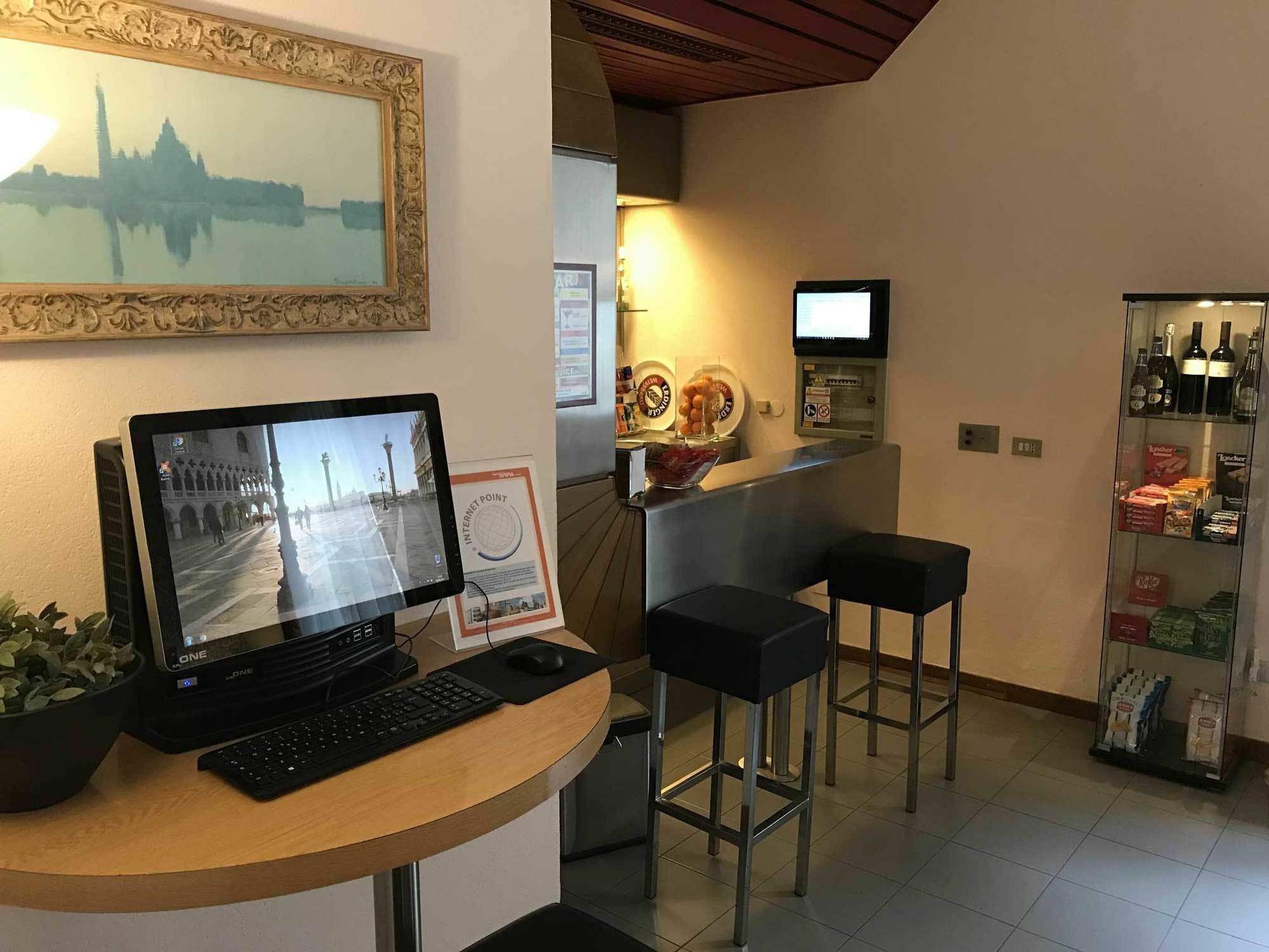 Hotel Arpa Rimini Buitenkant foto